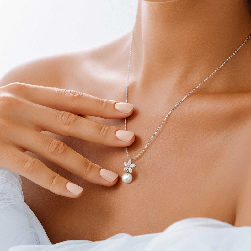 Silver Fleur Necklace