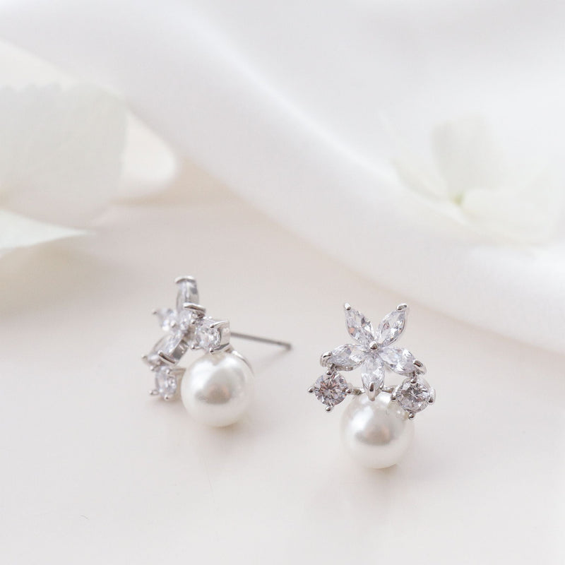 Silver Fleur Earrings