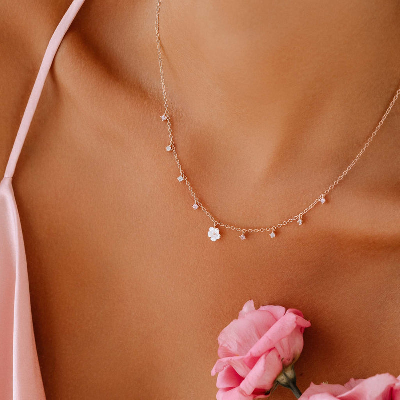 Lia Flower Necklace Rose Gold