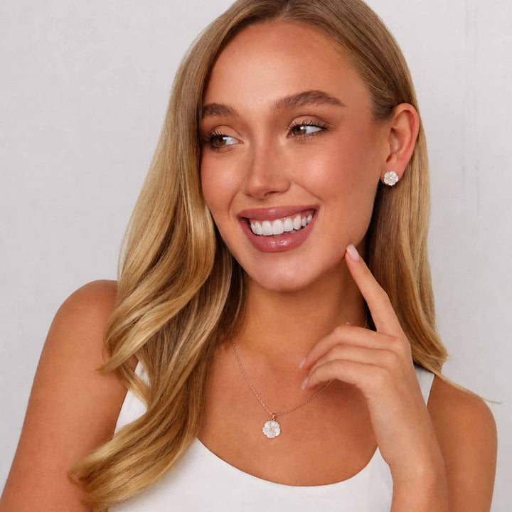 Nacre Necklace