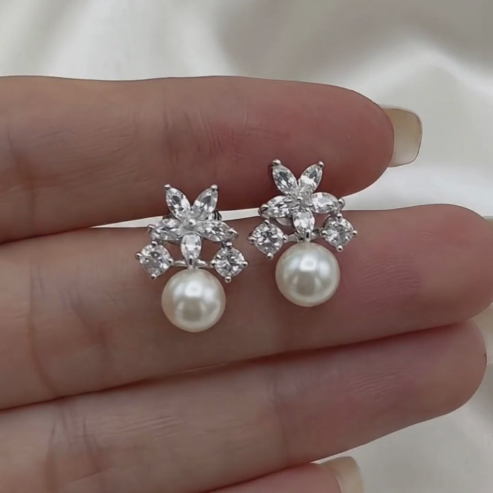Silver Fleur Earrings